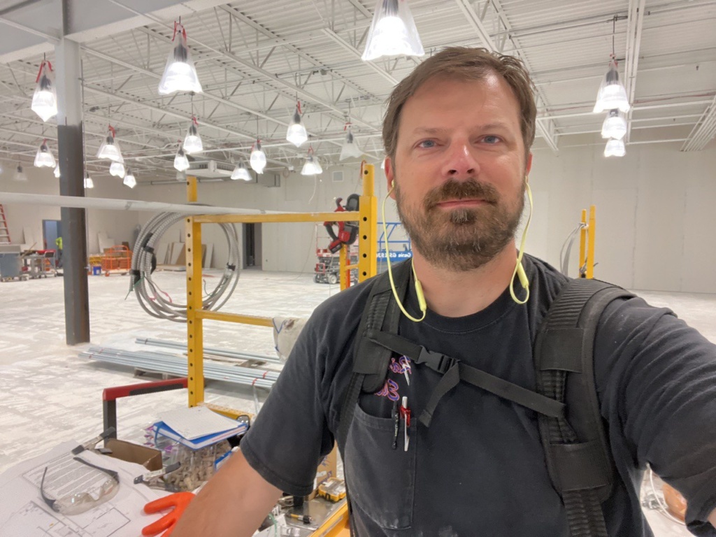 Licensed Master Electrician Installing new building power